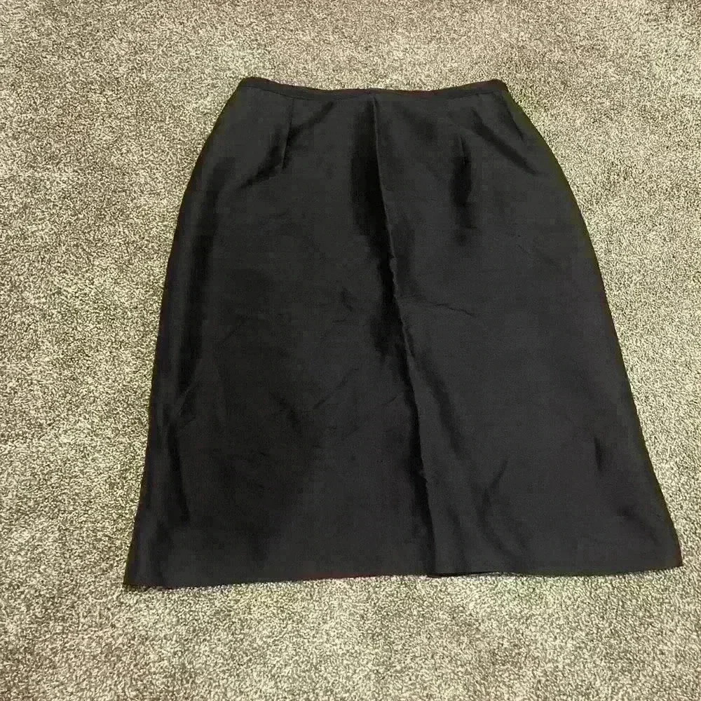 Silk size 8 Talbots knee length straight skirt